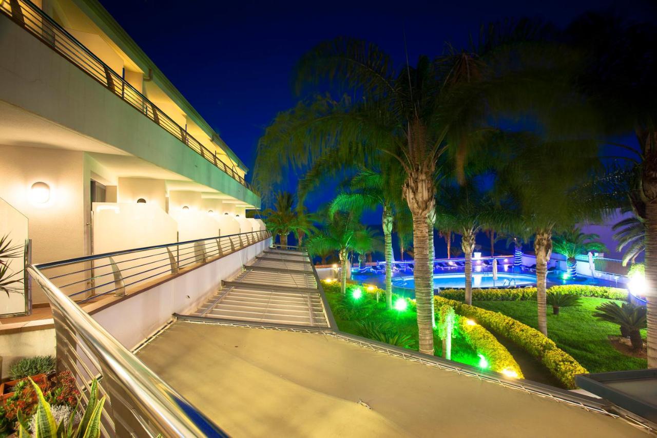 Hotel Miami Mar Sant Carles De La Rapita Exterior photo